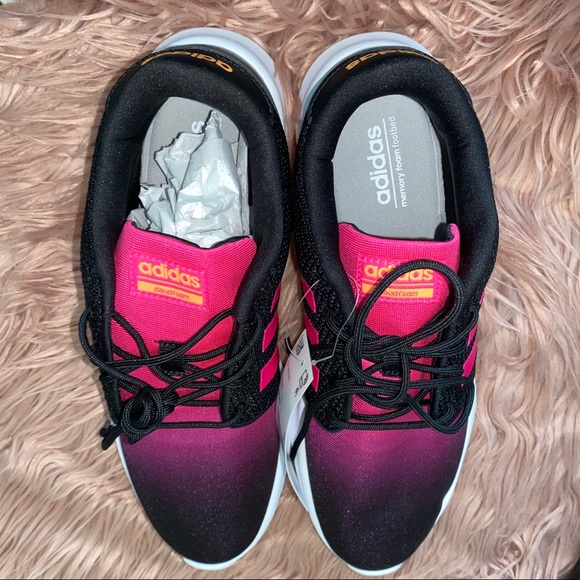 Adidas tennis shoes - Picture 2 of 6